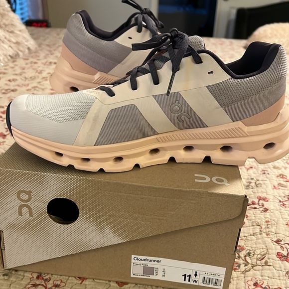 OC (On Cloud) Fairly New - Picture 4 of 6